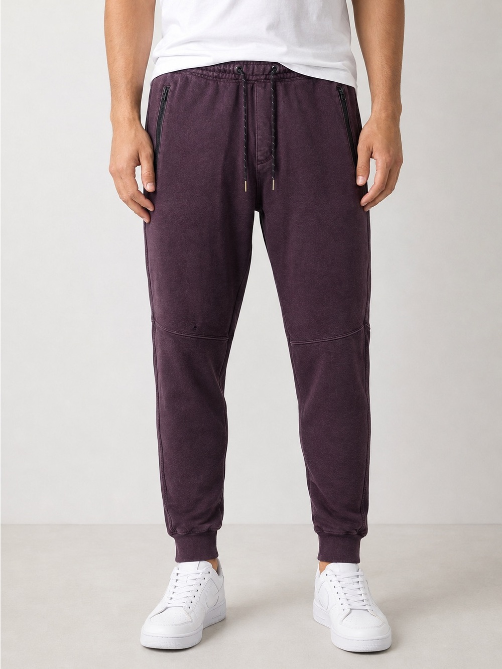 American Eagle Outfitters Men's Jogger Pants in Plum Medium